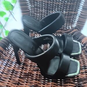 DKNY black heeled sandals size 8.